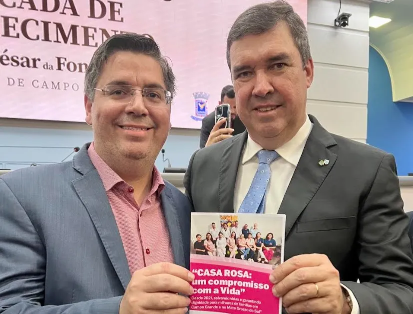 Dr. Victor Rocha apresenta o projeto Casa Rosa ao governador Eduardo Riedel