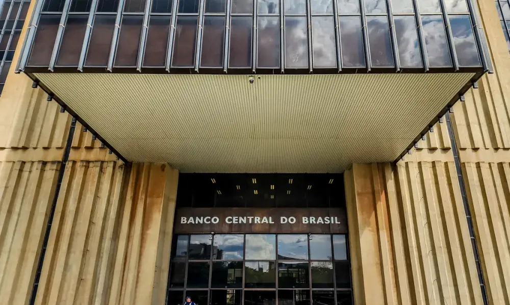 Mercado financeiro projeta inflação de 4,99% em 2025