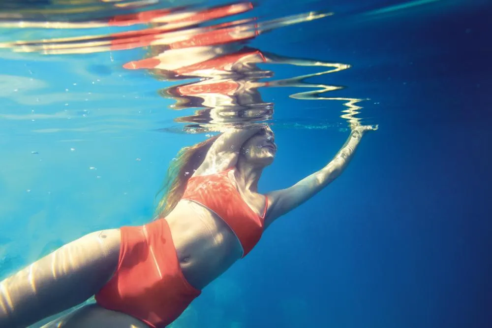 Confira dicas de produtos de beleza para arrasar no verão